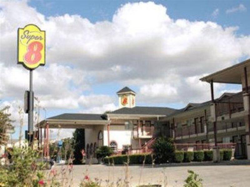 Hill Country Inn & Suites - New Braunfels, Gruene Екстериор снимка