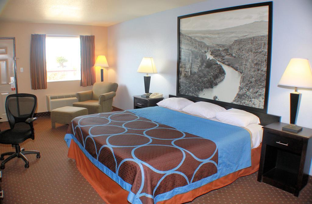Hill Country Inn & Suites - New Braunfels, Gruene Екстериор снимка