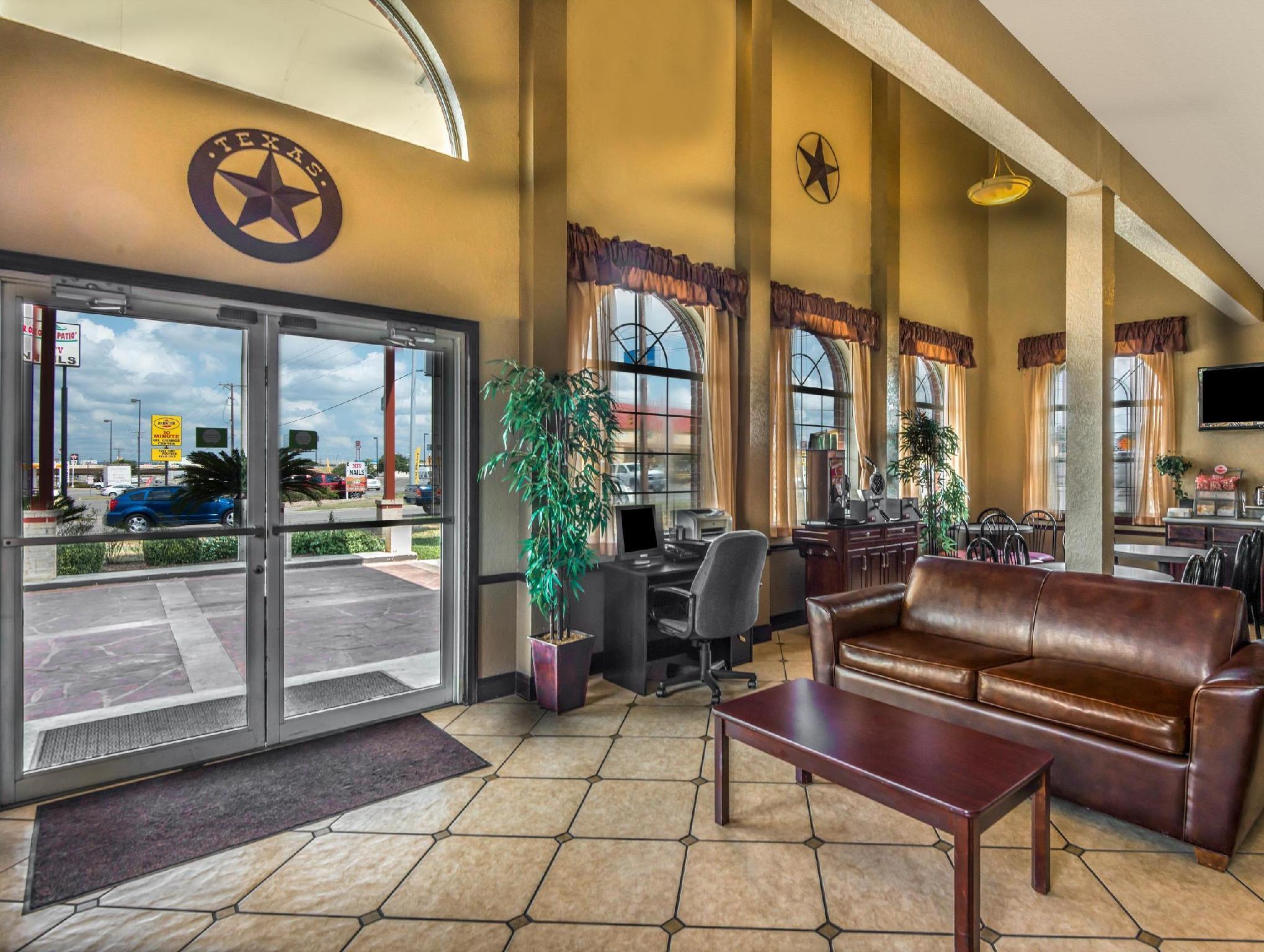 Hill Country Inn & Suites - New Braunfels, Gruene Екстериор снимка