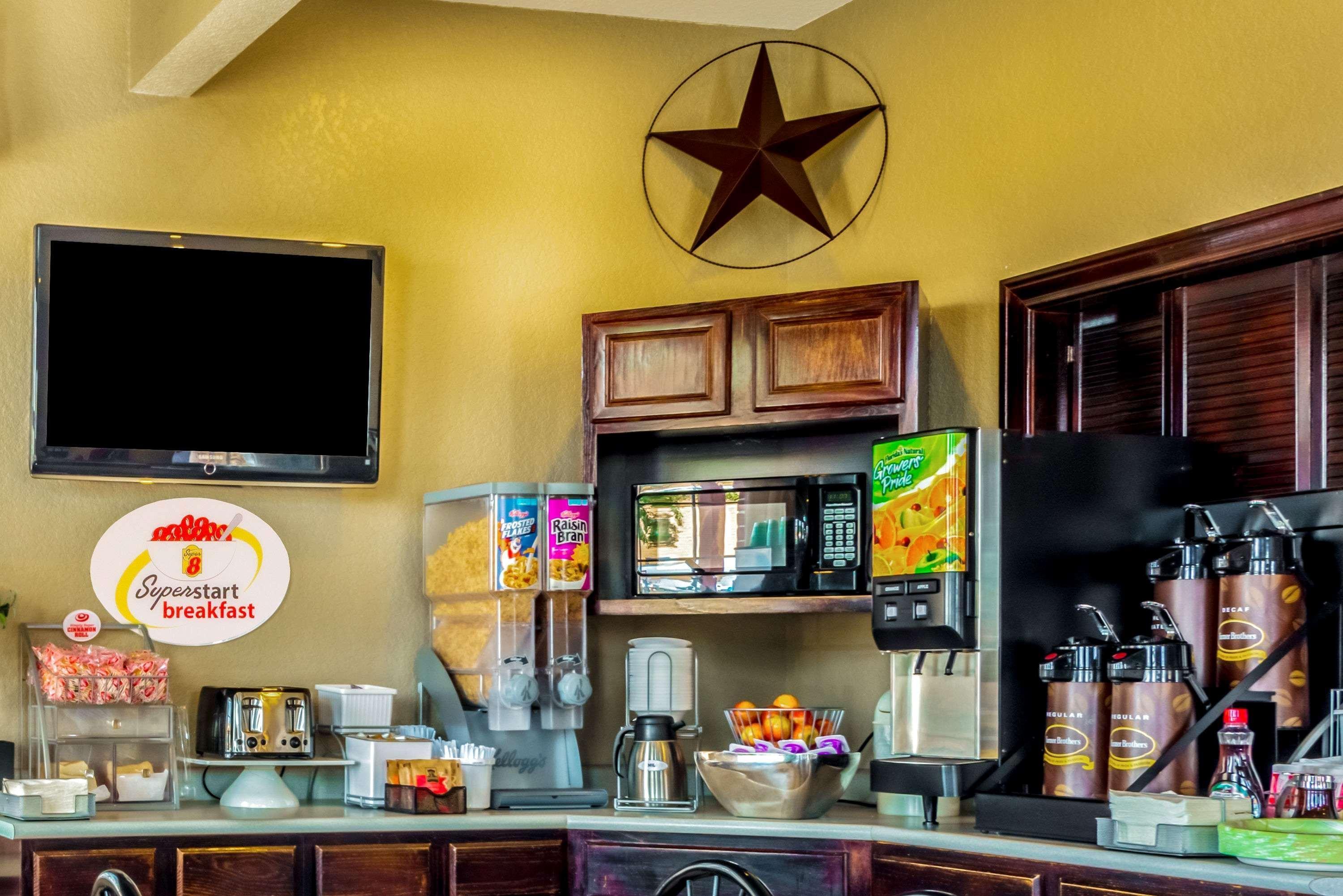 Hill Country Inn & Suites - New Braunfels, Gruene Екстериор снимка