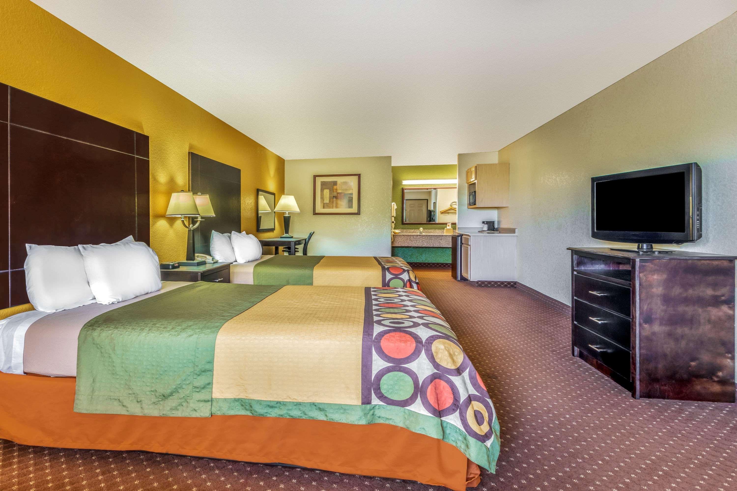 Hill Country Inn & Suites - New Braunfels, Gruene Екстериор снимка