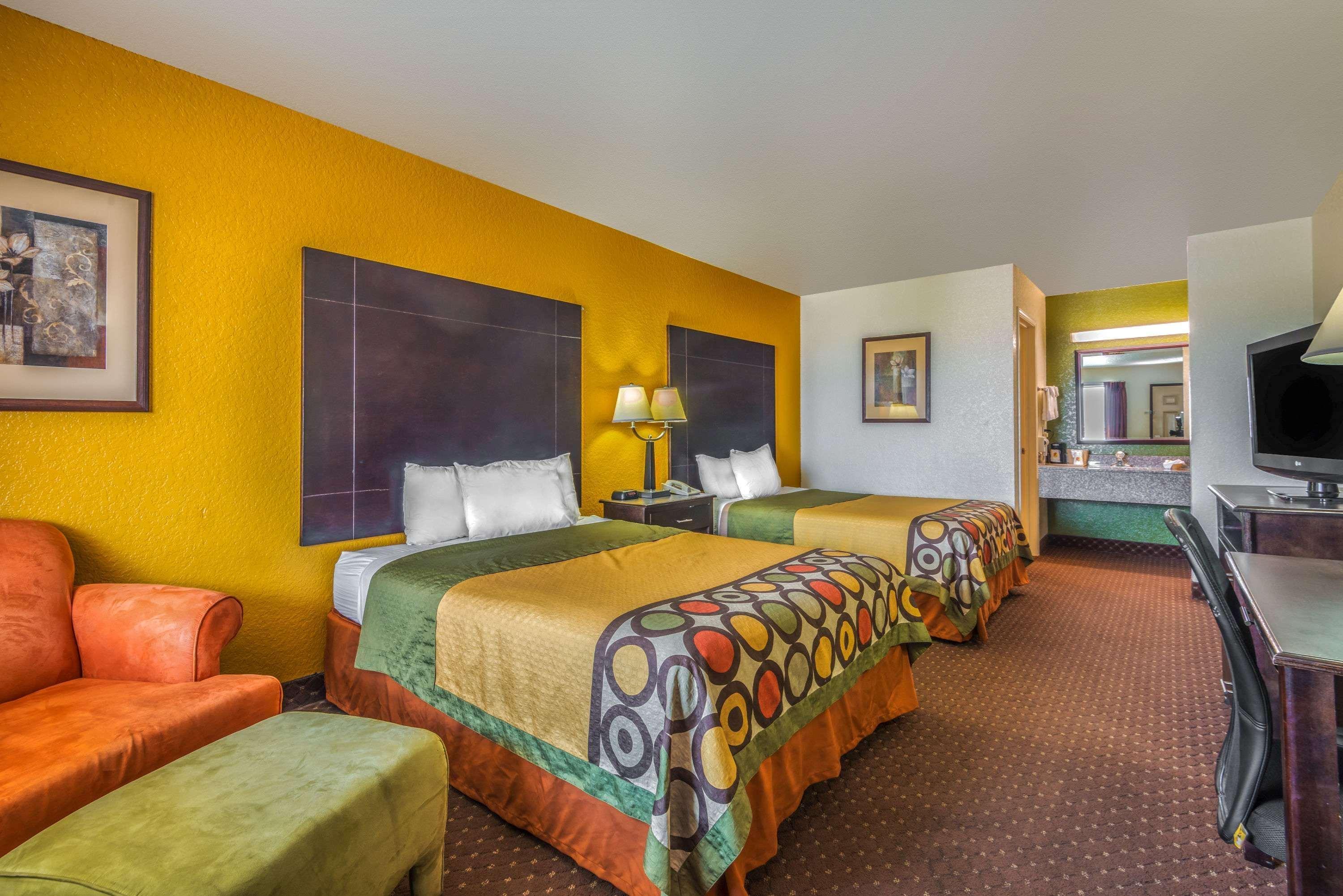 Hill Country Inn & Suites - New Braunfels, Gruene Екстериор снимка